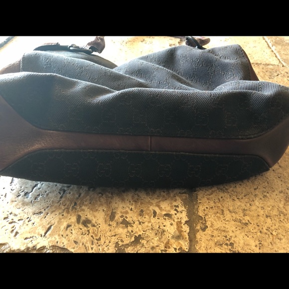 Authentic Gucci handbag w brown leather trim - Picture 4 of 5
